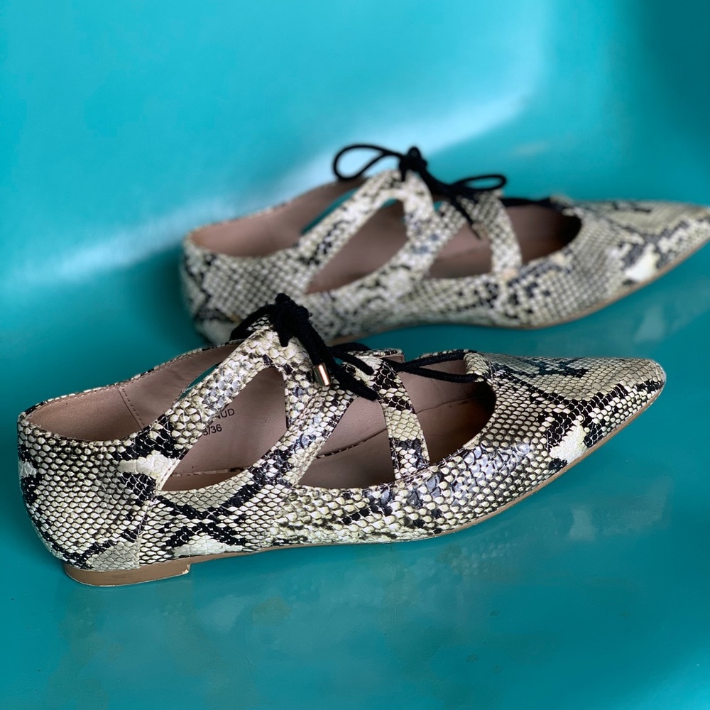TopShop faux snake skin flats, size 6